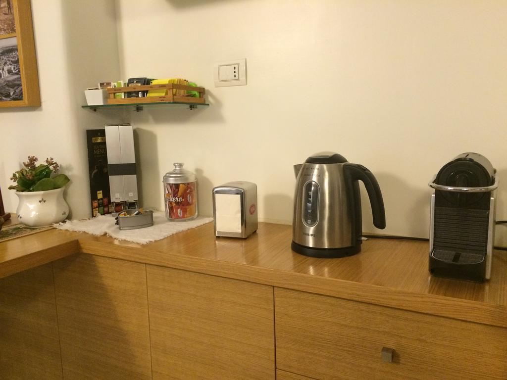 Adriano Augusto Bed & Breakfast Rome Room photo